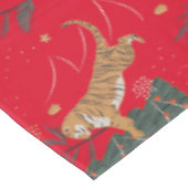 Weihnachtsbäume und Tigermuster Tischdecke (Schrägansicht)