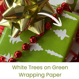 Weihnachtsbäume Weiß auf Grün Geschenkpapier