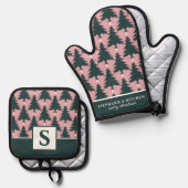 Weihnachtsbaummuster Rosa Grün Mit Monogramm Ofenhandschuh & Topflappen-Set (Vorderseite/Rückseite)