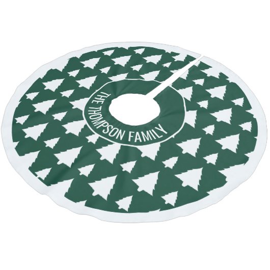 Weihnachtsbaummuster und Text in Grün und Weiß Polyester Weihnachtsbaumdecke (Schrägansicht)