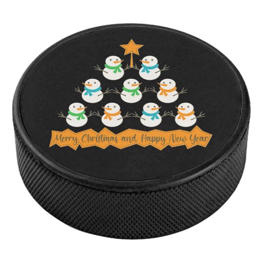 Weihnachtsbaumpyramide aus Weihnachtsschneemännern Eishockey Puck (3/4)