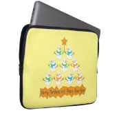 Weihnachtsbaumpyramide aus Weihnachtsschneemännern Laptopschutzhülle (Vorne Rechts)