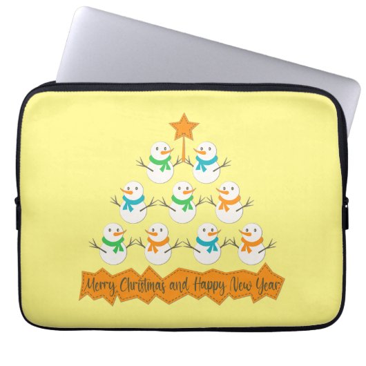 Weihnachtsbaumpyramide aus Weihnachtsschneemännern Laptopschutzhülle (Vorderseite)