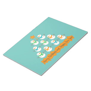 Weihnachtsbaumpyramide aus Weihnachtsschneemännern Notizblock