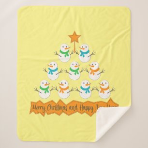 Weihnachtsbaumpyramide aus Weihnachtsschneemännern Sherpadecke