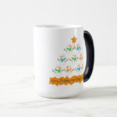 Weihnachtsbaumpyramide aus Weihnachtsschneemännern Verwandlungstasse (VorderseiteRechts)