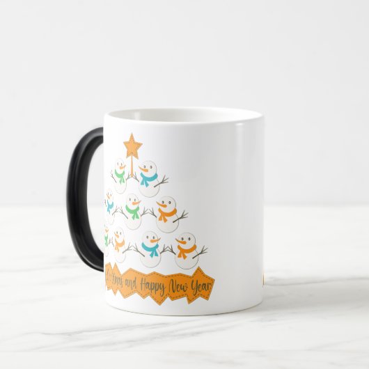 Weihnachtsbaumpyramide aus Weihnachtsschneemännern Verwandlungstasse (Vorderseite Links)