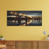 Weihnachtsbeleuchtung auf der Donaubrücke. Leinwanddruck (Insitu (Wohnzimmer))