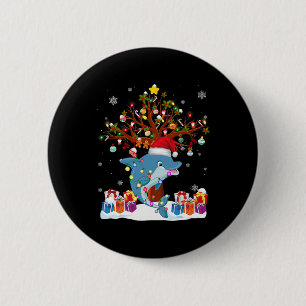 Weihnachtsbeleuchtung Baum Delphin trägt Weihnacht Button