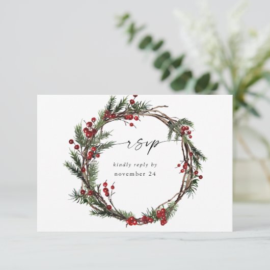 Weihnachtsberries & Pine w UAWG Kranz RSVP Karte (Stehend Vorderseite)