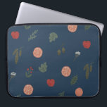 Weihnachtsbotanischer nahtloser Vintager schöner P Laptopschutzhülle<br><div class="desc">Weihnachten botanisch nahtlose Vintage schöne Musterkunst,  Hintergrund,  blau,  botanisch,  botanisch,  Ast,  braun,  Dekoration,  Feiern,  Weihnachten,  Kegel,  Dunkel,  Dezember,  Dekoration,  Dekoration,  Dekoration,  Design,  gezeichnet,  festlich,  Tanne,  Floralvintage,  Retro,  Illustration, </div>