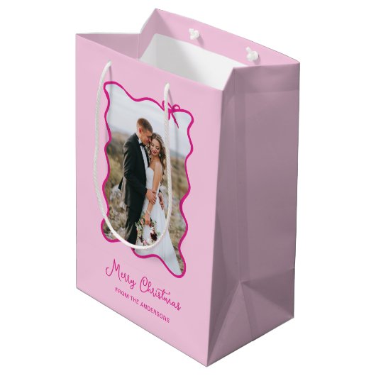 Weihnachtsbow | Weichtrosa Foto Mittlere Geschenktüte (Rückseite Schrägansicht)