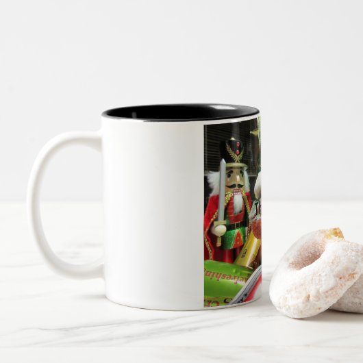 Weihnachtschamäleon-Tasse Zweifarbige Tasse (Mit Donut)
