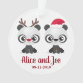 Weihnachtsdatum und Namen mit lustigen Pandas Ornament (Vorderseite)
