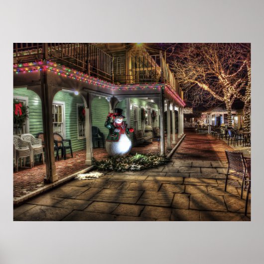 Weihnachtsdekoration in der Stadt mit Schneemann i Poster (Vorne)