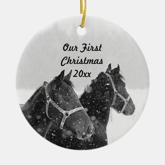 Weihnachtsdekoration Unser erstes Weihnachtsross-T Keramik Ornament (Vorne)