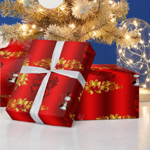 Weihnachtsdekorationen auf Rot Geschenkpapier
