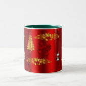 Weihnachtsdekorationen auf Rot Zweifarbige Tasse (Mittel)