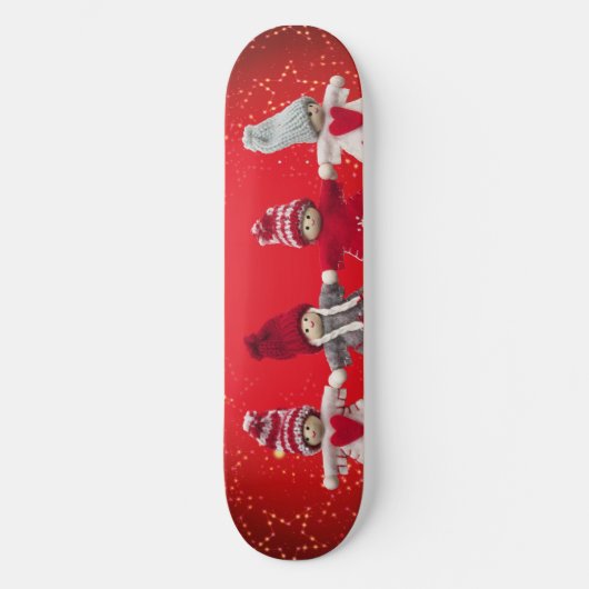 Weihnachtsdekorationen auf rotem Hintergrund Skateboard (Vorderseite)