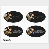 Weihnachtsdekorationen im schwarzen Hintergrund Ovaler Aufkleber (Blatt)