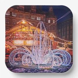 Weihnachtsdekorationen vor dem Rathaus Pappteller