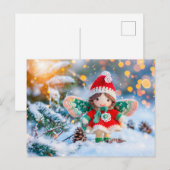 Weihnachtself im Schnee mit Pinecones Feiertagspostkarte (Vorne/Hinten)