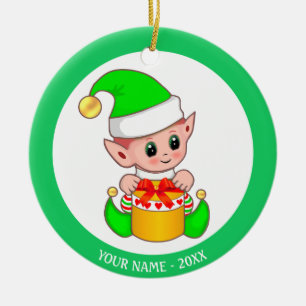 Weihnachtself in Grün & benutzerdefinierter Name Keramik Ornament