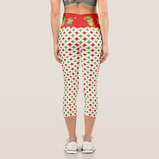 Weihnachtself mit grünem rotem Diamantsternmuster Capri Leggings (Rückseite)