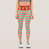 Weihnachtself und grün, rot, weiß gestreifter Capr Capri Leggings (Vorderseite)