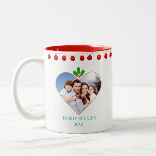 Weihnachtsfamilie Wiedersehen, Herz & Holly Berry Zweifarbige Tasse (Links)