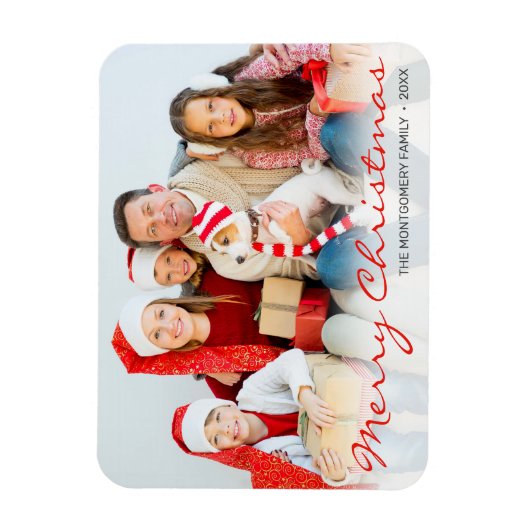Weihnachtsfamilien Foto Red Monogram Minimalistisc Magnet (Vertikal)