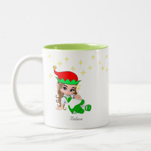 Weihnachtsfee in Grün gekleidet & Sterne Zweifarbige Tasse