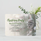 Weihnachtsfeier Pine Cone Einladung (Stehend Vorderseite)