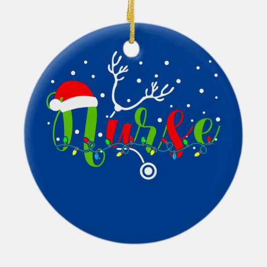 Weihnachtsfeier Weihnachtsmannmütze Snow Stethosco Keramik Ornament (Hinten)