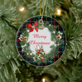 Weihnachtsfest Tartan mit Kranz und Gruß Keramik Ornament