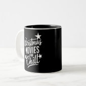 Weihnachtsfilme und Weihnachtsgeschenke Zweifarbige Tasse (Vorderseite Links)