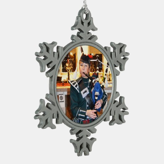 Weihnachtsflieger Schneeflocken Zinn-Ornament (Links)