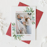 Weihnachtsfolien-Foto Feiertagskarte<br><div class="desc">Gute Ferien! Senden Sie Ihren Urlaubswunsch an Familie und Freunde mit dieser grünen Ferienwohnung. Es zeigt Aquarellbilder von Hollen,  Kiefernnadeln und Eukalyptus und Evergreen mit klassischer Typografie. Personalisieren Sie Ihre Fotos mit Ihren Favoriten und fügen Sie Namen und Nachrichten hinzu. Matching-Elemente sind verfügbar.</div>