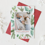 Weihnachtsfolien und Holly-Frame-Foto Feiertagskarte<br><div class="desc">Gute Ferien! Senden Sie Ihren Urlaubswunsch an Familie und Freunde mit dieser grünen Ferienwohnung. Es zeigt Aquarellbilder von Hollen,  Kiefernnadeln und Eukalyptus und Evergreen mit klassischer Typografie. Personalisieren Sie Ihre Fotos mit Ihren Favoriten und fügen Sie Namen und Nachrichten hinzu. Matching-Elemente sind verfügbar.</div>