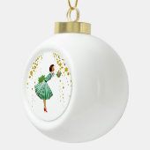 Weihnachtsfrau haucht eine Kerze aus Keramik Kugel-Ornament (Rechts)