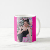 Weihnachtsfrau mit Geschenken Kaffeetasse (VorderseiteRechts)