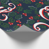 Weihnachtsfreude Holly Berries & Dark Navy Blue Geschenkpapier (Ecke)