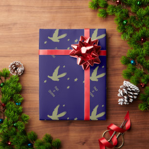 Weihnachtsfrieden mit fliegender Taube Festlich Geschenkpapier