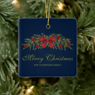 Weihnachtsgarten mit einem roten Bogen und Bauern Keramikornament