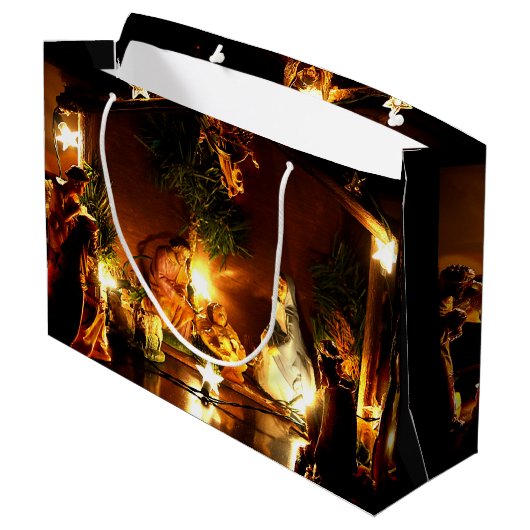 Weihnachtsgebäck mit Weihnachtskrippen Große Geschenktüte (Rückseite Schrägansicht)