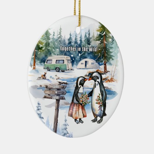 Weihnachtsgebirge Wasserfarbe Neuvermähltes Paar Keramik Ornament (Rechts)