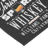 Weihnachtsgeist ist Whiskey Bourbon Xmas Geschenk Kurzer Tischläufer (Ecke)