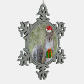 Weihnachtsgeschenk für Eichhörnchen Schneeflocken Zinn-Ornament (Links)