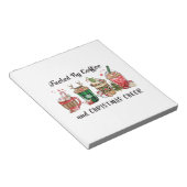 Weihnachtsgeschenk mit Kaffee und Weihnachtsjubeln Notizblock (angewinkelt)