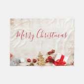 Weihnachtsgeschenkartikel auf einem rustikalen Hol Fleecedecke (Vorderseite (Horizontal))